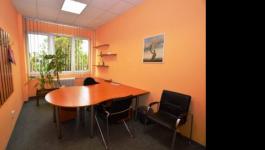 Kiadó irodahelység irodaházban Debrecen