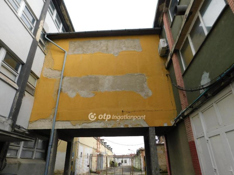 Kiadó egyéb iroda Pécs