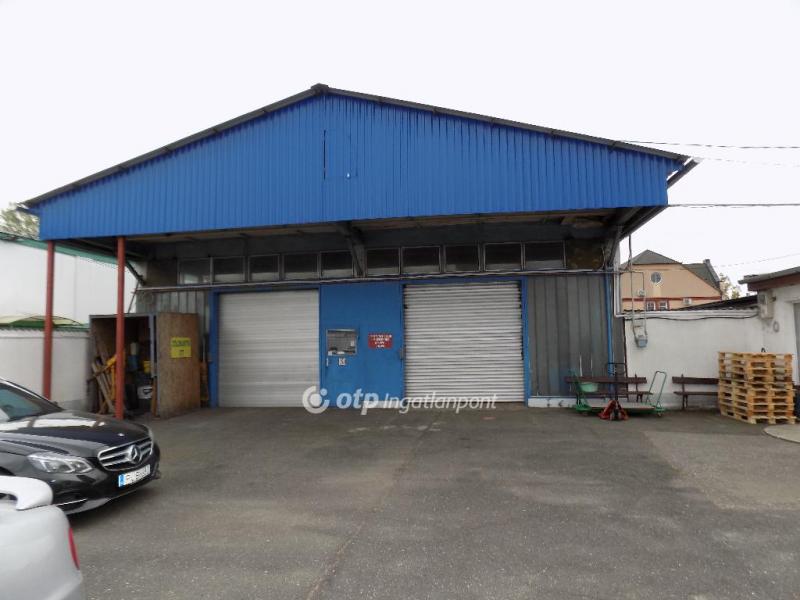 Eladó egyéb ipari ingatlan Pápa