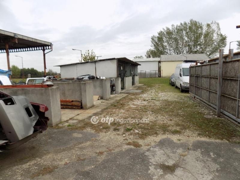 Eladó egyéb ipari ingatlan Pápa