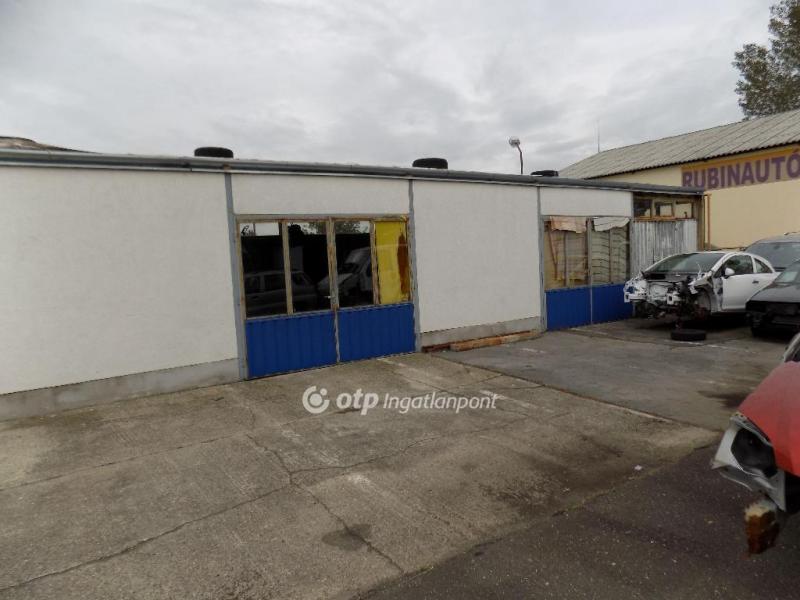 Eladó egyéb ipari ingatlan Pápa