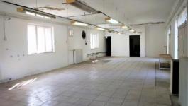 Eladó utcai bejáratú üzlethelység Hajdúszovát