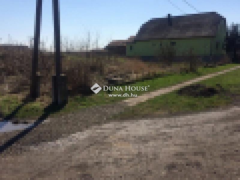 Eladó lakóövezeti telek Mezőtárkány