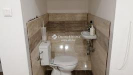 Eladó utcai bejáratú üzlethelység Komárom