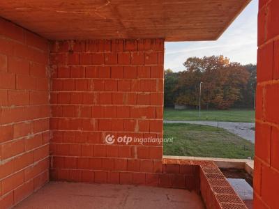 Eladó lakóövezeti telek Debrecen