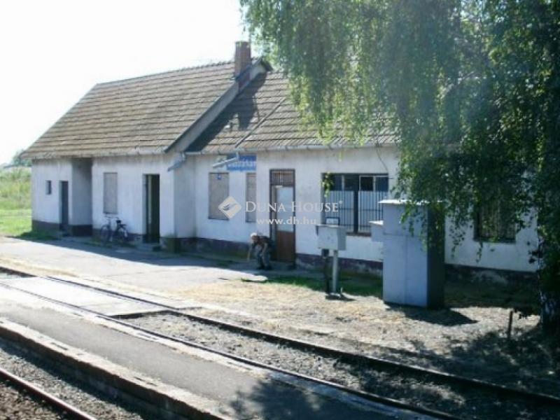 Eladó lakóövezeti telek Mezőtárkány
