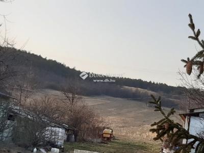 Eladó lakóövezeti telek Csór