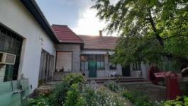 Eladó ház Csongrád