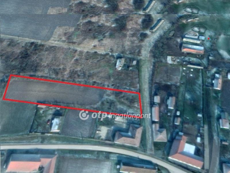 Eladó lakóövezeti telek Kismarja