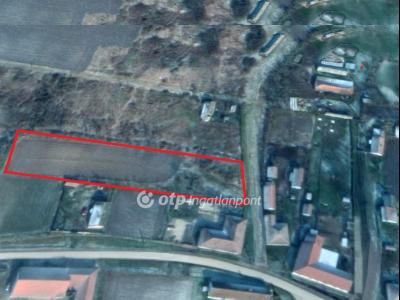 Eladó lakóövezeti telek Kismarja