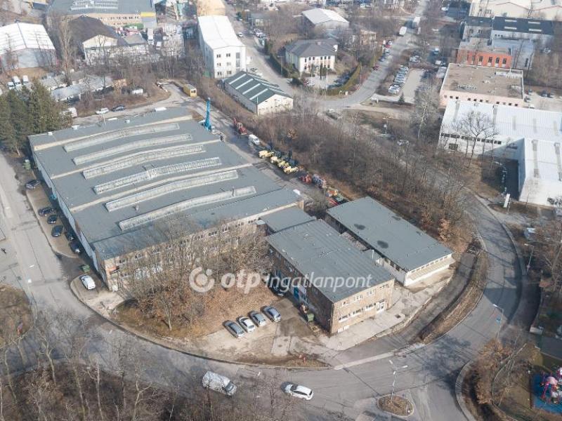 Kiadó irodahelység irodaházban Budaörs