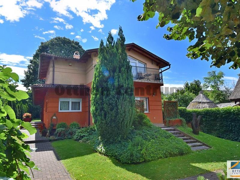 Eladó családi ház Siófok