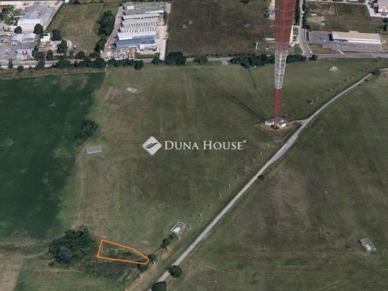 Eladó külterületi telek Szigetszentmiklós