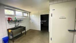 Eladó utcai bejáratú üzlethelység Tápiószecső