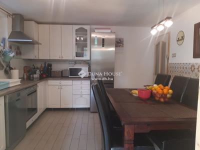 Eladó családi ház Csopak