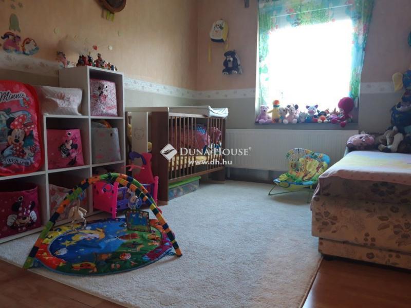 Eladó családi ház Csopak