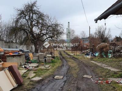 Eladó lakóövezeti telek Vác