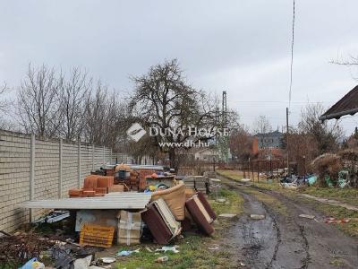 Eladó lakóövezeti telek Vác