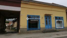 Eladó utcai bejáratú üzlethelység Mecseknádasd