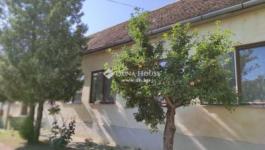 Eladó családi ház Udvar