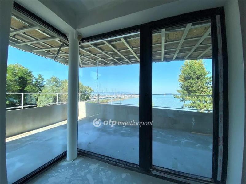 Eladó nyaraló Balatonfenyves