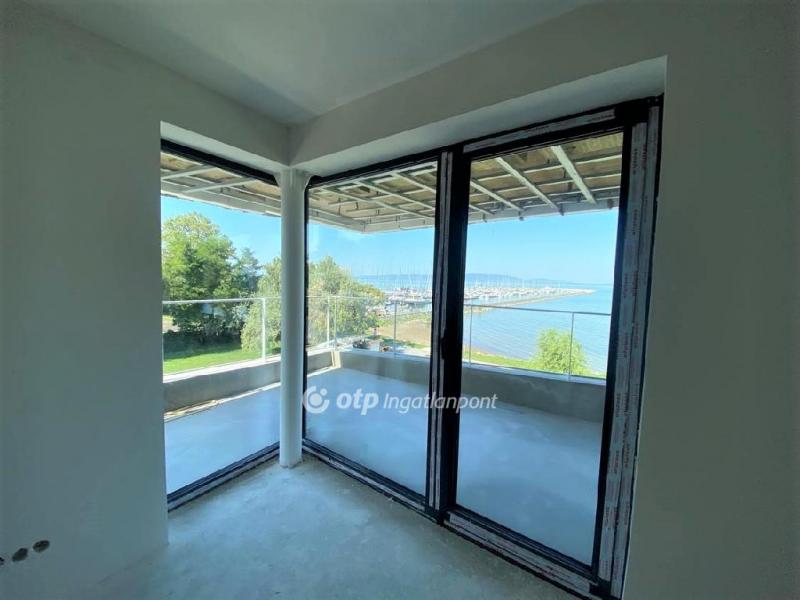 Eladó nyaraló Balatonfenyves