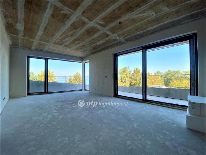 Eladó nyaraló Balatonfenyves