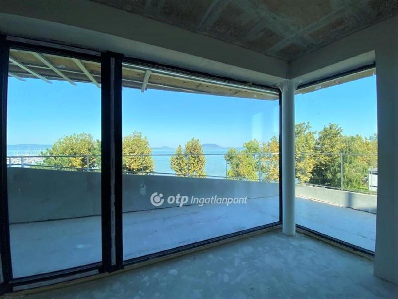 Eladó nyaraló Balatonfenyves