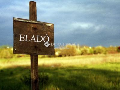 Eladó külterületi telek Kökény