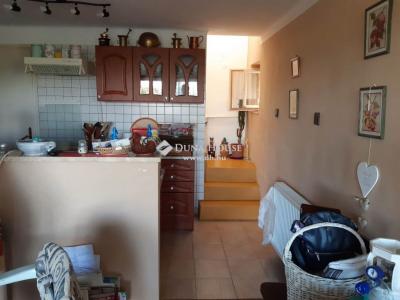 Eladó családi ház Dunaalmás