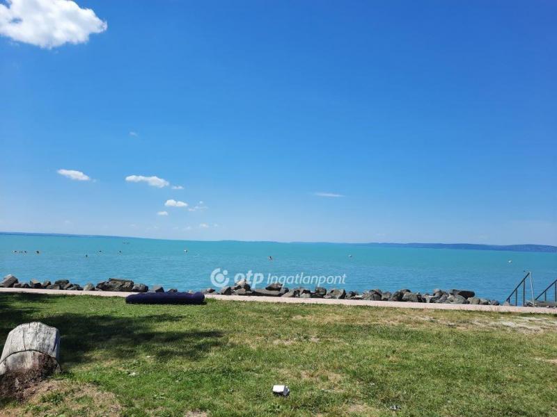 Eladó nyaraló Balatonkenese Balatonakarattya