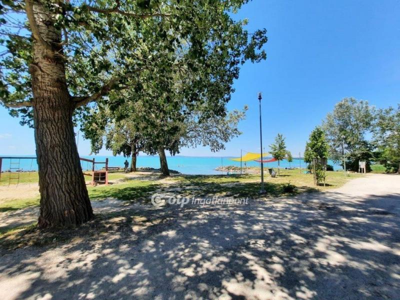 Eladó nyaraló Balatonkenese Balatonakarattya