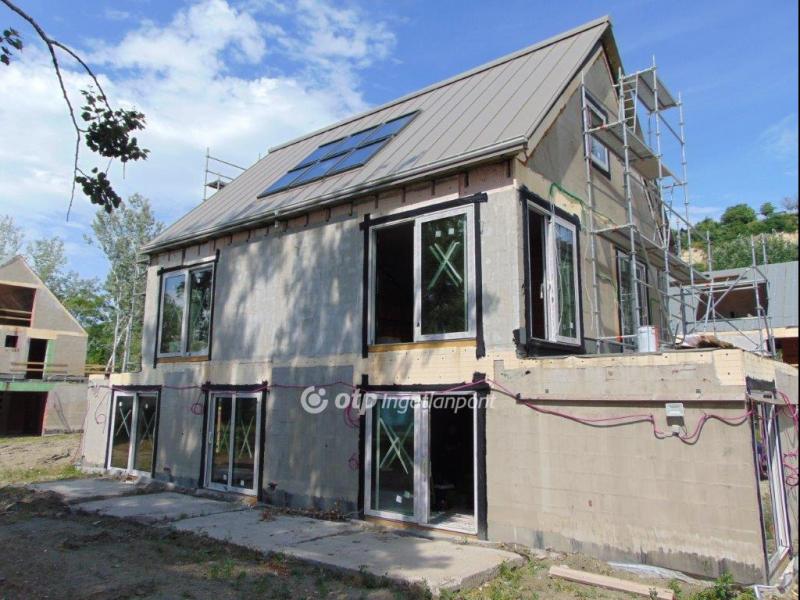 Eladó nyaraló Balatonkenese Balatonakarattya