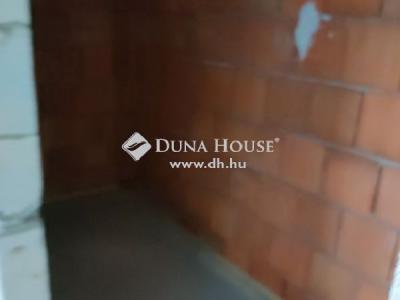 Eladó lakás Monor