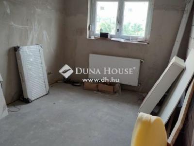 Eladó lakás Monor