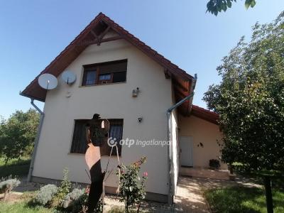 Eladó családi ház - 5903 Orosháza, Fő út