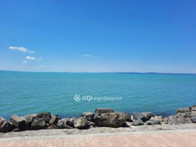 Eladó nyaraló Balatonkenese Balatonakarattya