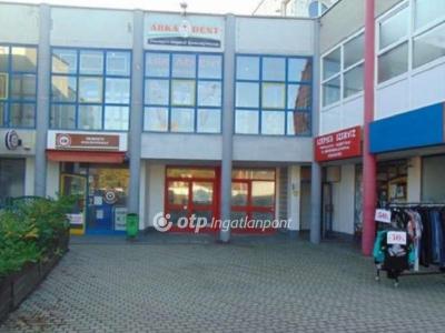 Eladó üzlethelység üzletházban Szombathely