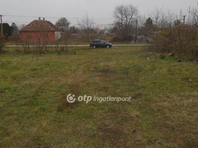 Eladó lakóövezeti telek Sükösd