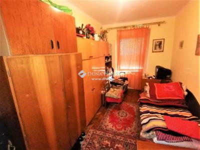 Eladó lakás Komló