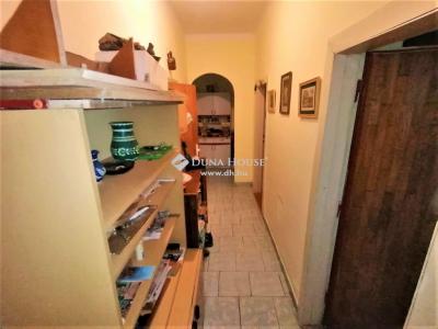 Eladó lakás Komló