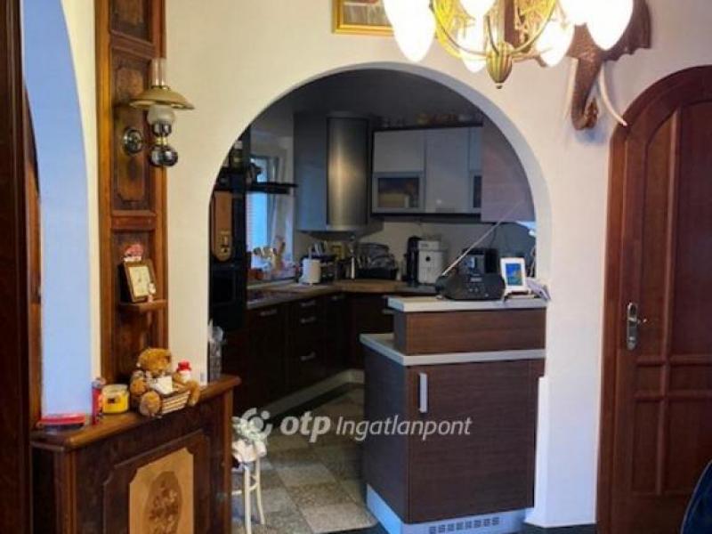 Eladó családi ház Győr