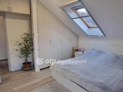 Eladó ikerház Üröm