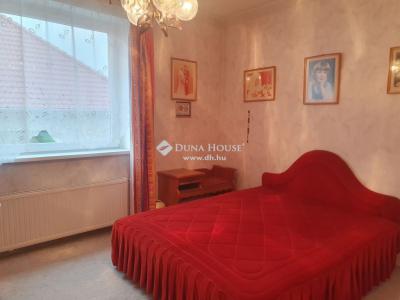 Eladó családi ház Pécs