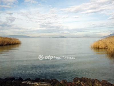 Eladó nyaraló Balatonfenyves
