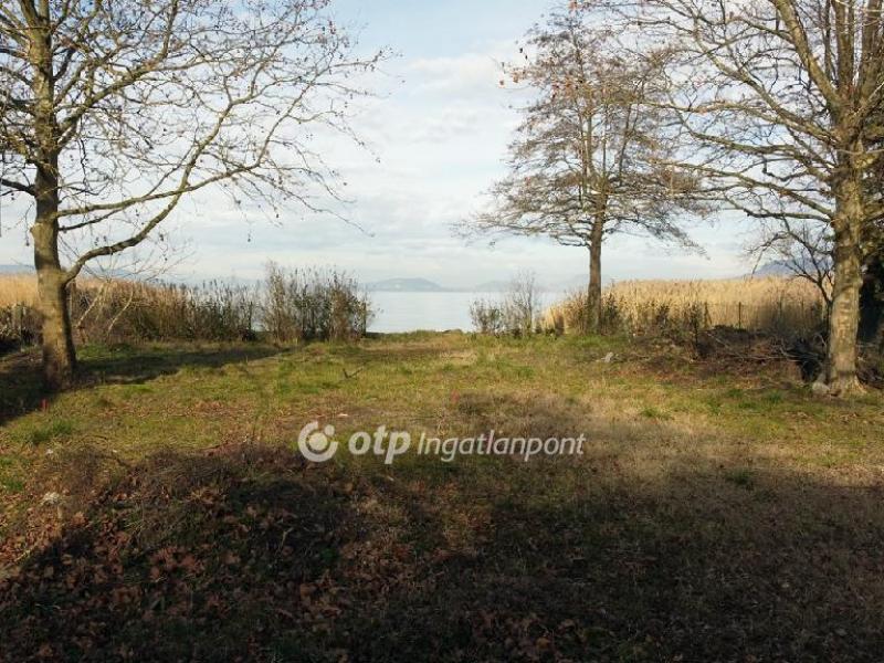 Eladó nyaraló Balatonfenyves