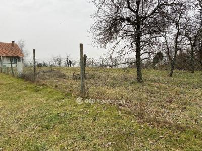Eladó lakóövezeti telek Szada
