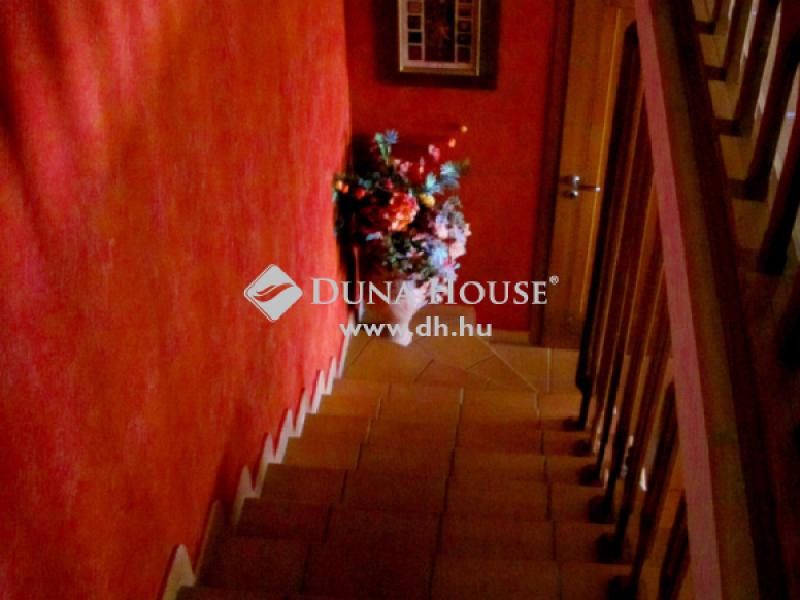 Eladó családi ház Piliscsaba