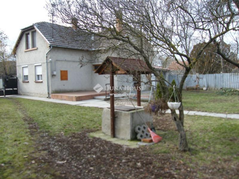 Eladó családi ház Szarvas