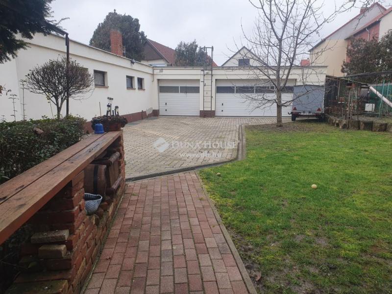 Eladó családi ház Pécs